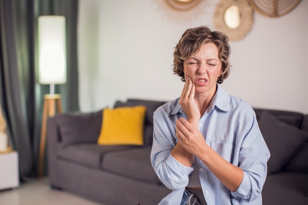 How A Dentist Can Save A Broken Tooth
